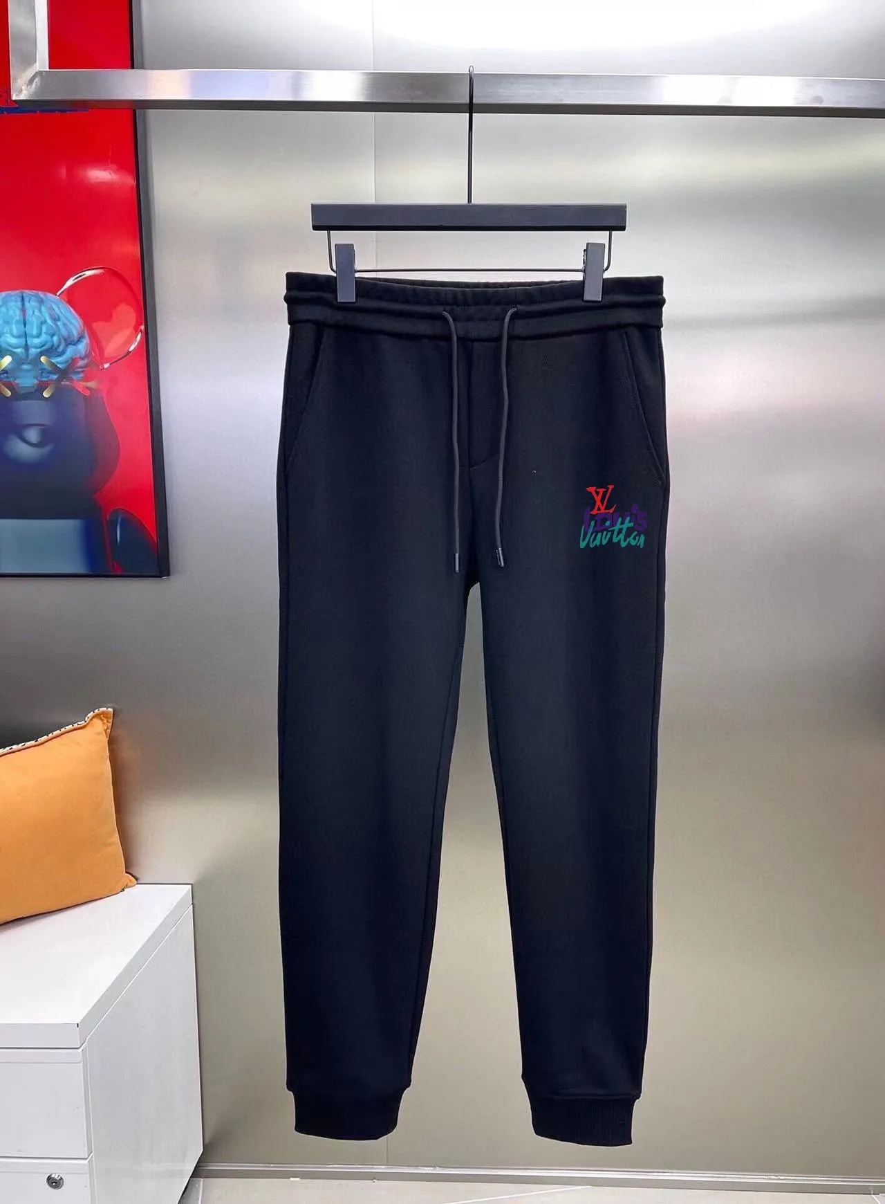 🅿️380 [LV Louis Vuitton] (Fat Man Gospel) hot-selling suit is coming. Focus on the original version of the official website. 2025 new hot-selling sweatshirt suit. The original order is hard to buy🇭🇰. It is the meticulous work of top designers for a fitting and perfect upper body effect. All-natural high-quality Roman cotton 100%, close-fitting comfort, noble and elegant! Original hardware embodies elegance and nobility! Counter size: M-5XL (maximum wear up to 220 pounds)
